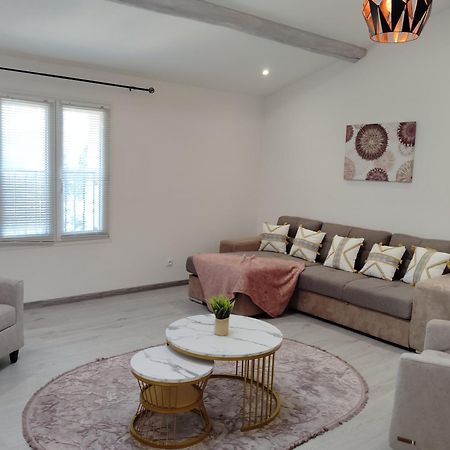 Maison Chez Marthe Le Muy Extérieur photo